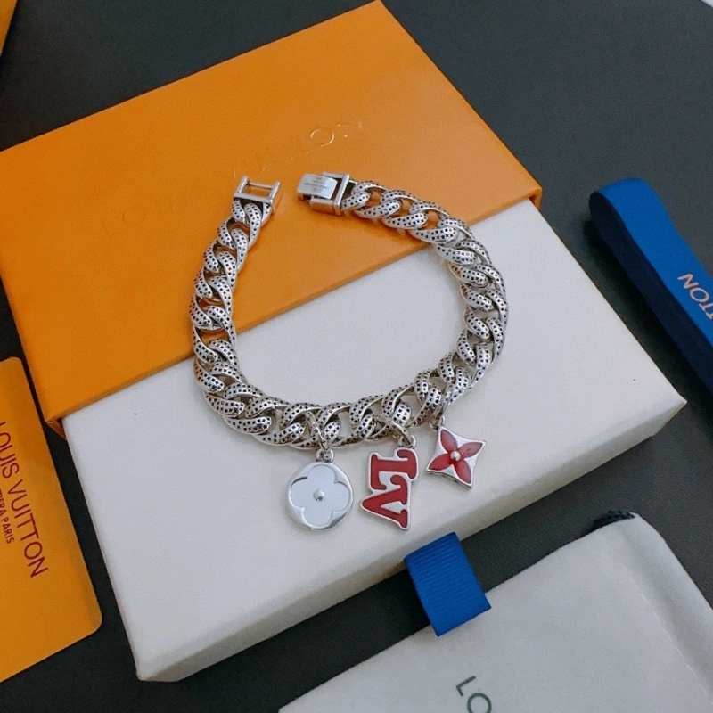Affordable LX Necklaces 310582