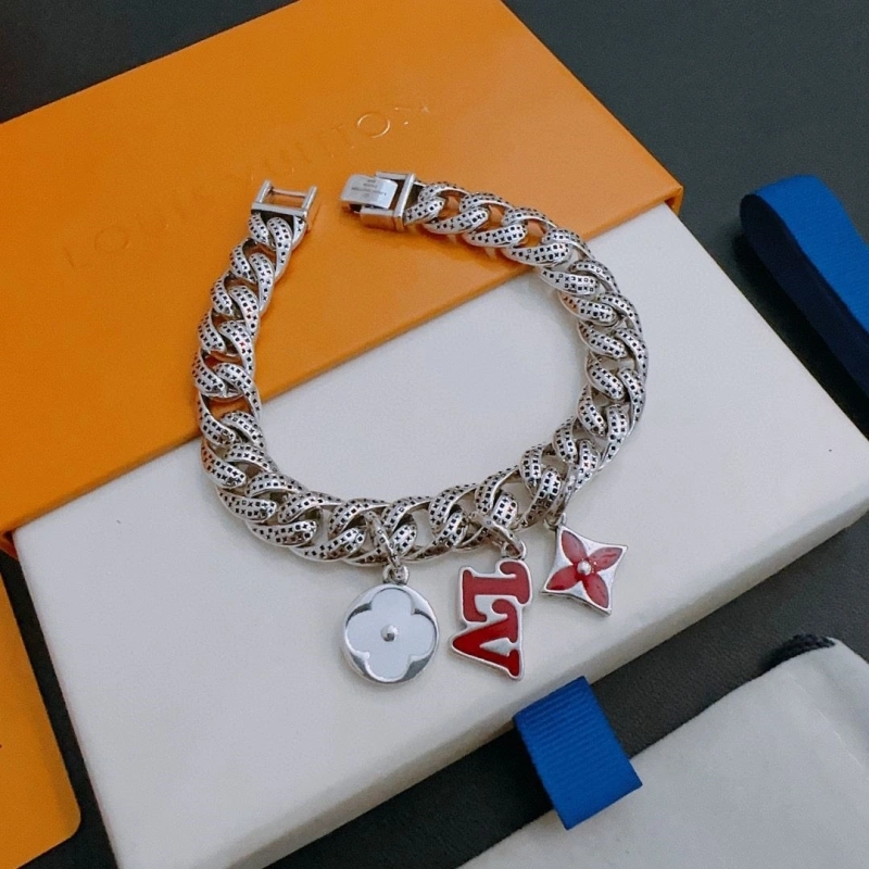 Affordable LX Necklaces 310582