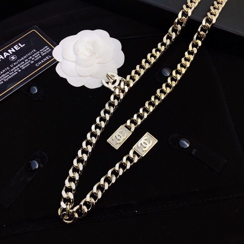 Breathable Chxnxl Necklaces 288122