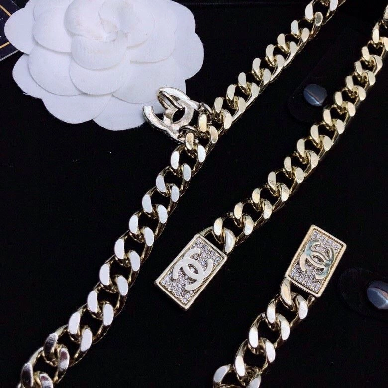 Breathable Chxnxl Necklaces 288122