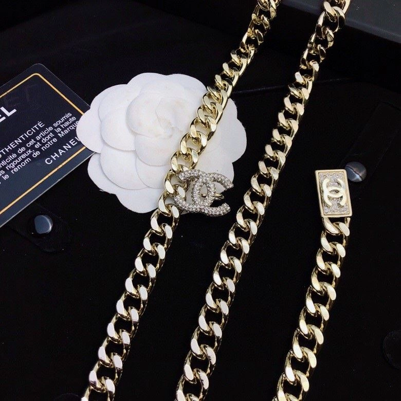 Breathable Chxnxl Necklaces 288122