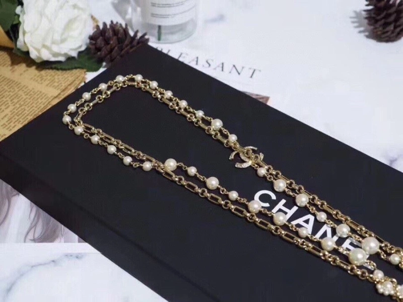 Vibrant Chxnxl Necklaces 288120