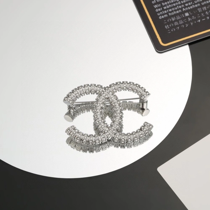 Affordable Chxnxl Brooches 289232
