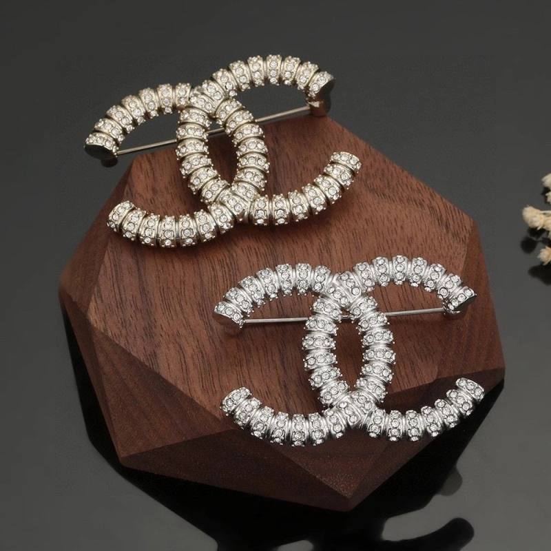 Affordable Chxnxl Brooches 289232