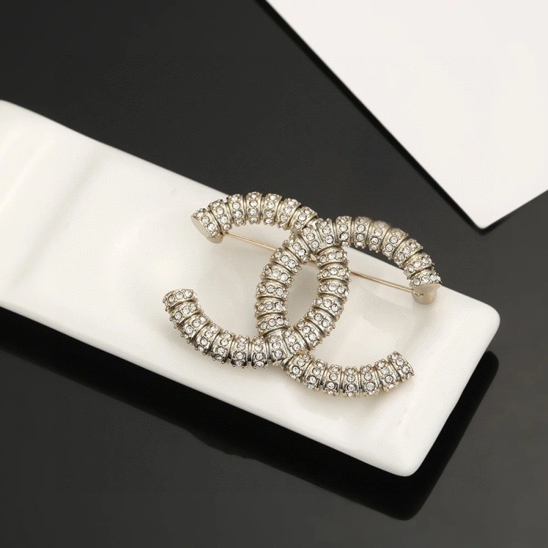 Affordable Chxnxl Brooches 289232
