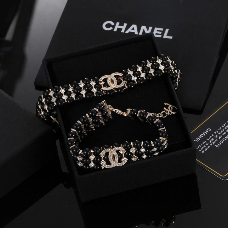 Flexible Chxnxl Necklaces 288119