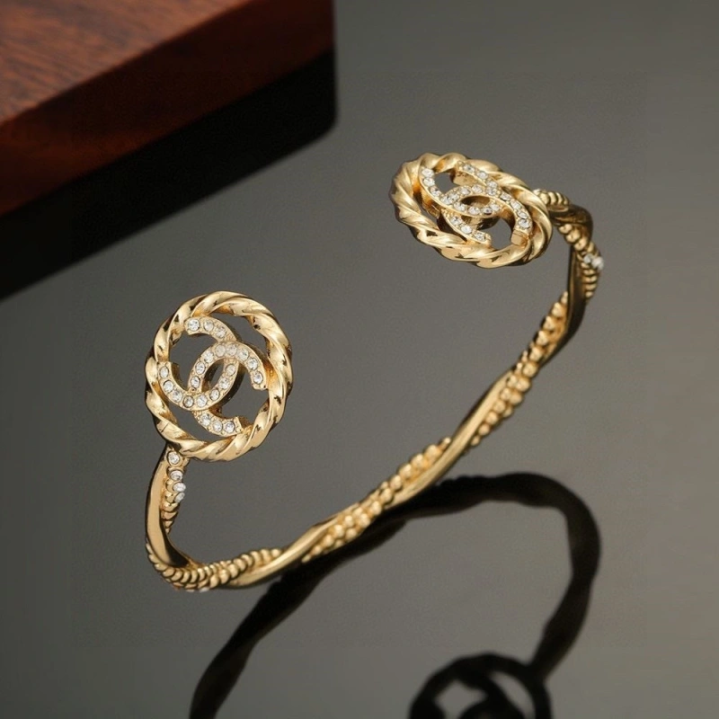 Minimalist Chxnxl Bracelets 289384
