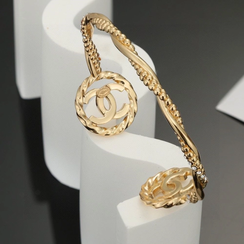 Minimalist Chxnxl Bracelets 289384