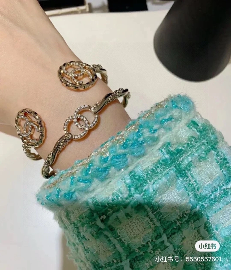 Minimalist Chxnxl Bracelets 289384