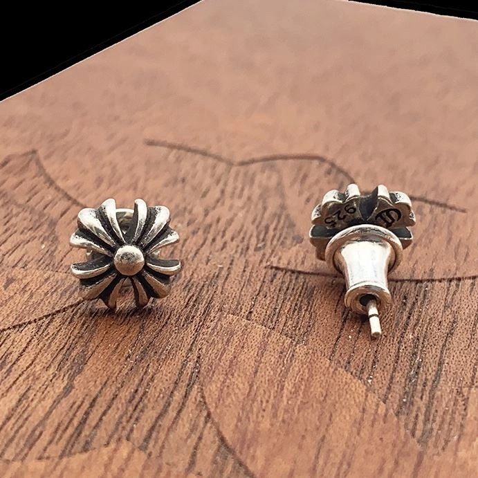 Chrxmx Hxxrts Earrings Sophisticated 299926