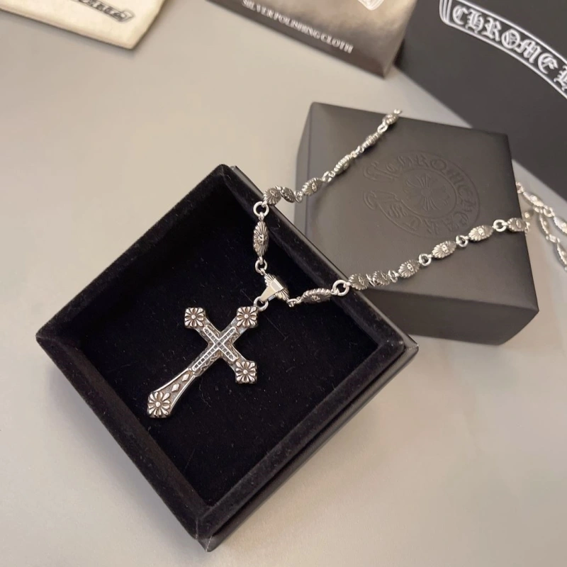 UrbanStyle Chrxmx Hxxrts Necklaces 299467