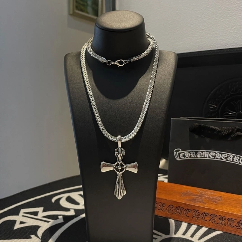 Breathable Chrxmx Hxxrts Necklaces 299441