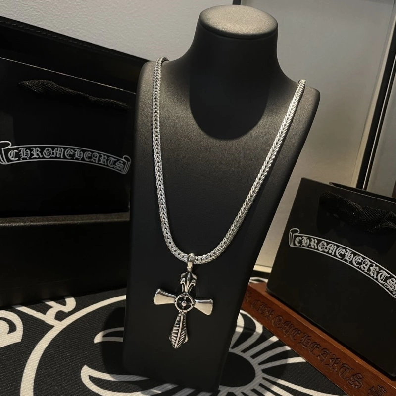Breathable Chrxmx Hxxrts Necklaces 299441