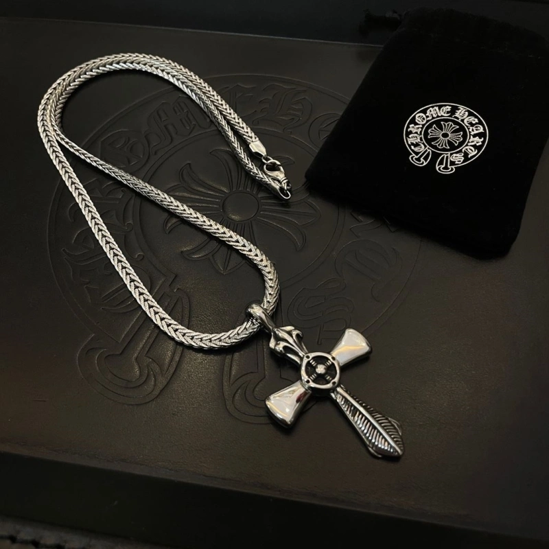 Breathable Chrxmx Hxxrts Necklaces 299441