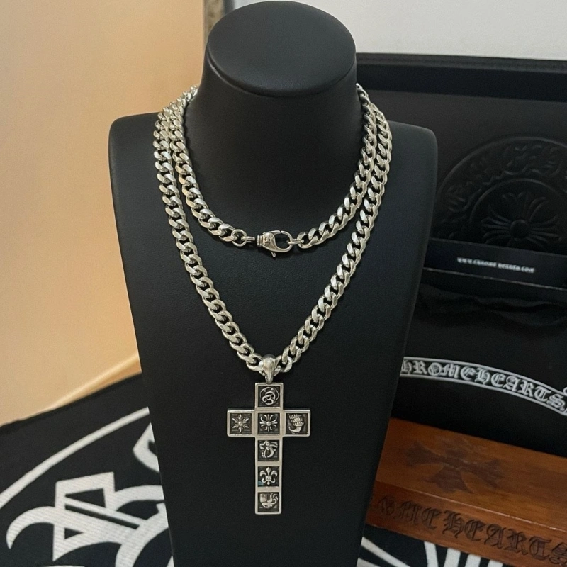 Vibrant Chrxmx Hxxrts Necklaces 299436