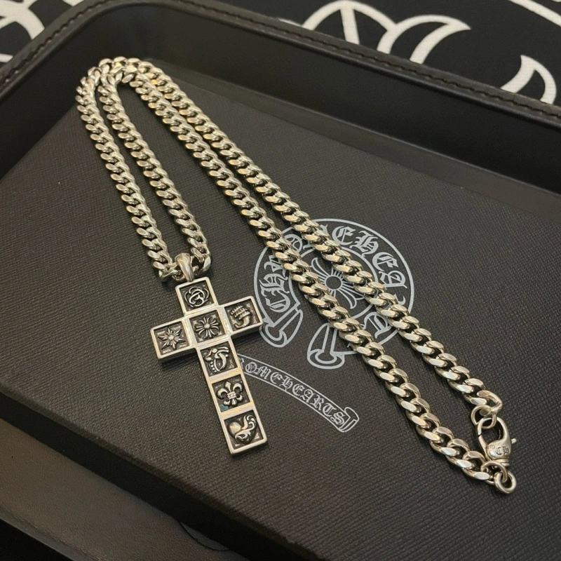 Vibrant Chrxmx Hxxrts Necklaces 299436