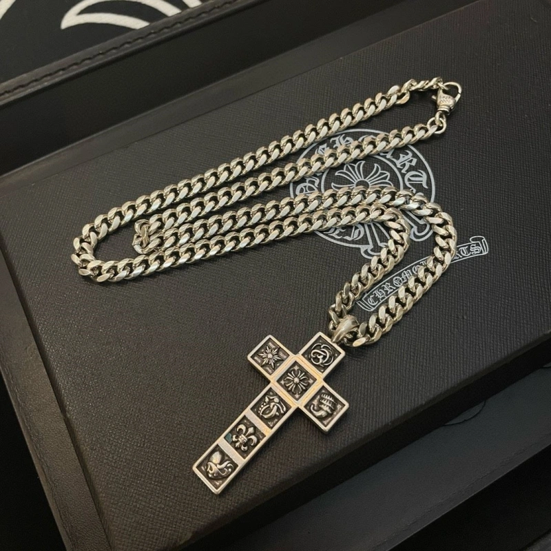 Vibrant Chrxmx Hxxrts Necklaces 299436