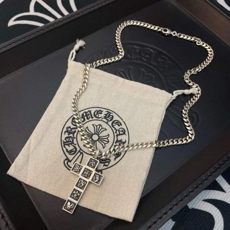 Vibrant Chrxmx Hxxrts Necklaces 299436