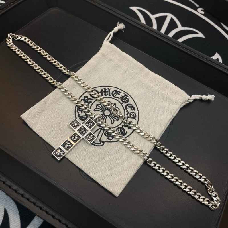 Vibrant Chrxmx Hxxrts Necklaces 299436