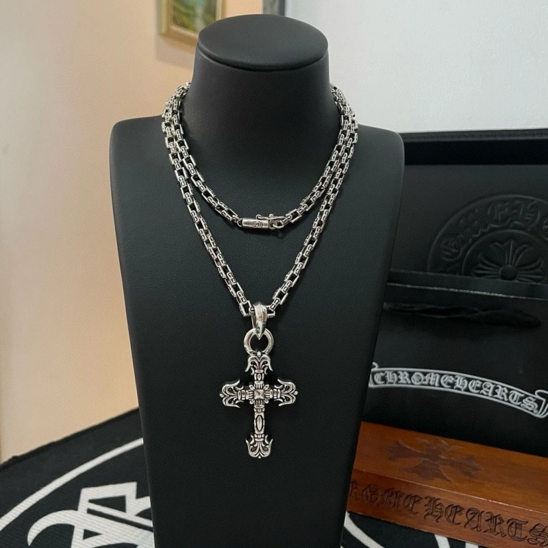 Stylish Chrxmx Hxxrts Necklaces 299432