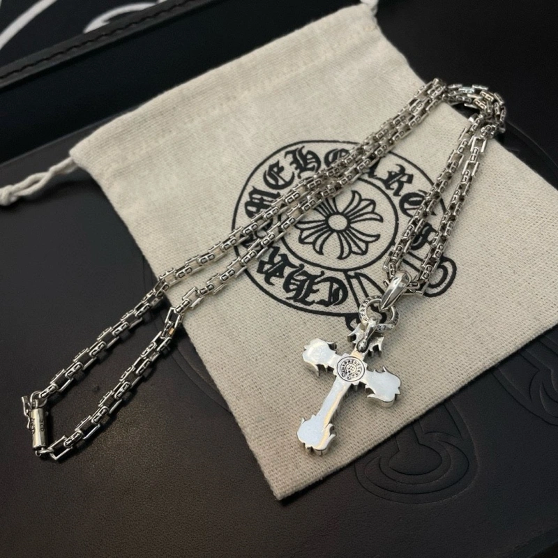 Stylish Chrxmx Hxxrts Necklaces 299432