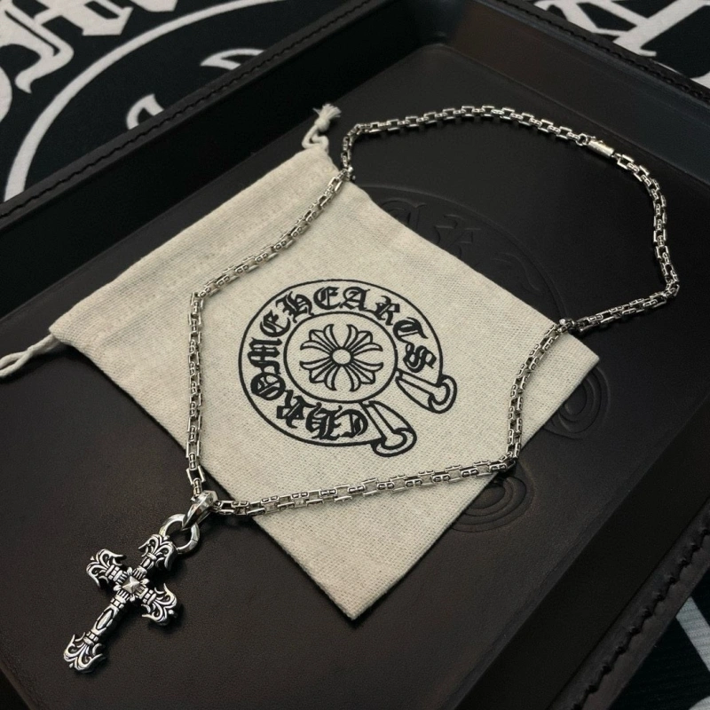 Stylish Chrxmx Hxxrts Necklaces 299432