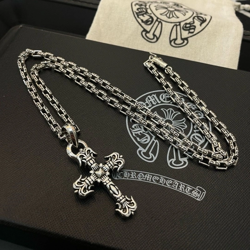 Stylish Chrxmx Hxxrts Necklaces 299432