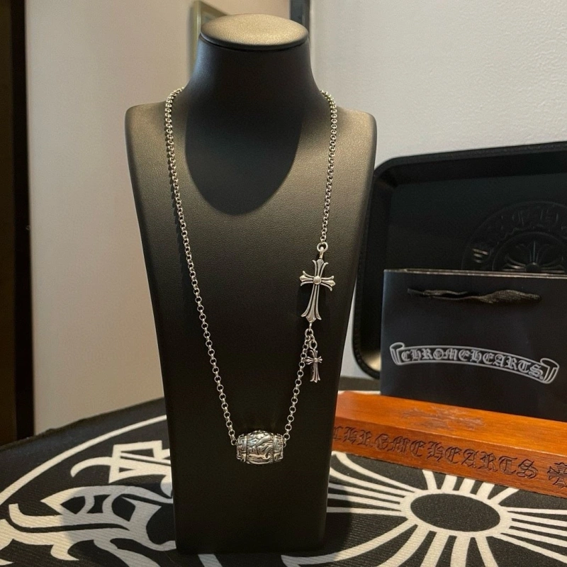 GoodFit Chrxmx Hxxrts Necklaces 299418