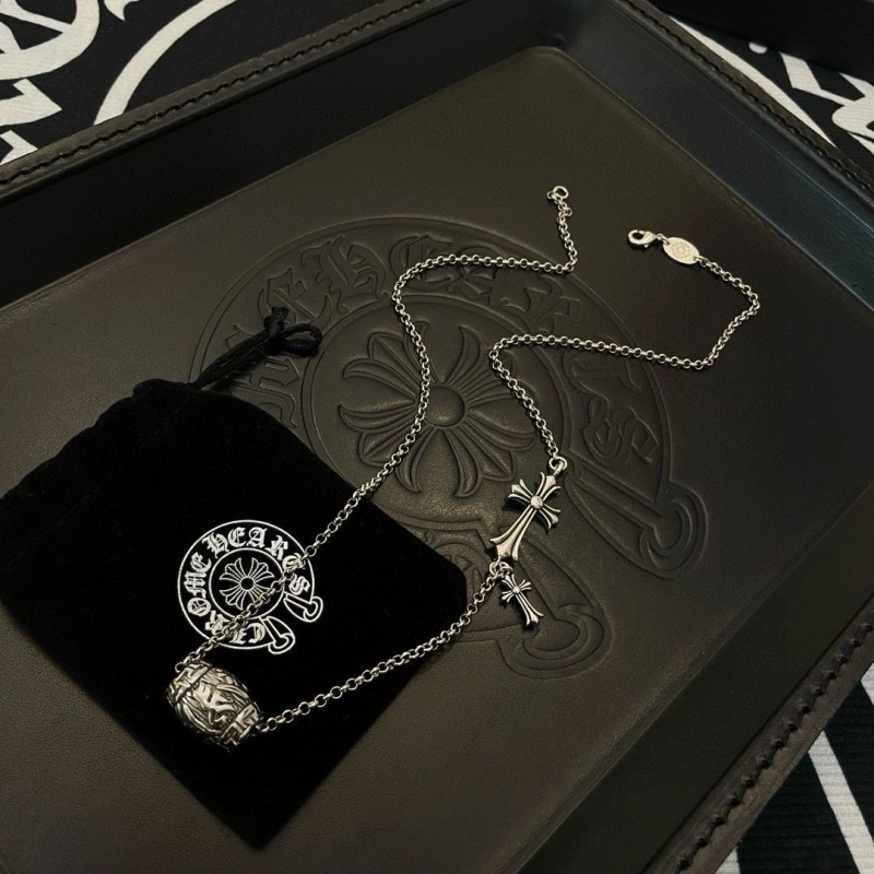 GoodFit Chrxmx Hxxrts Necklaces 299418