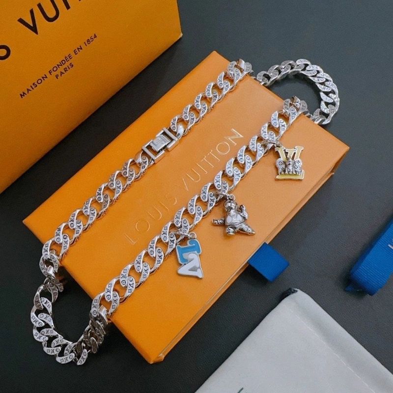 Resilient LX Necklaces 310576