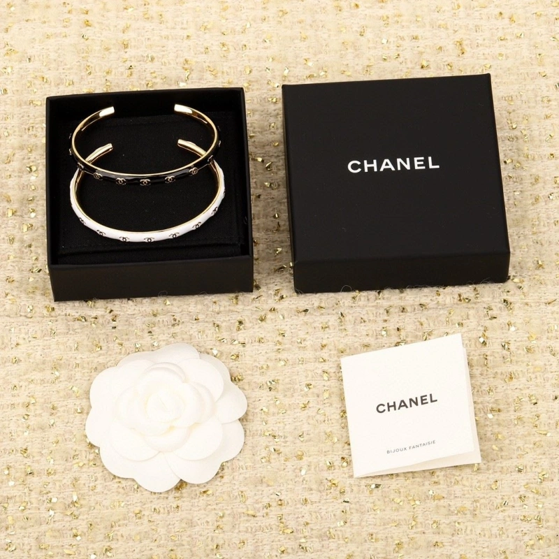 EyeCatching Chxnxl Bracelets 289373