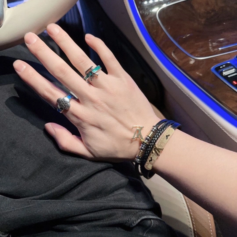 Minimalist LX Bracelets 311124