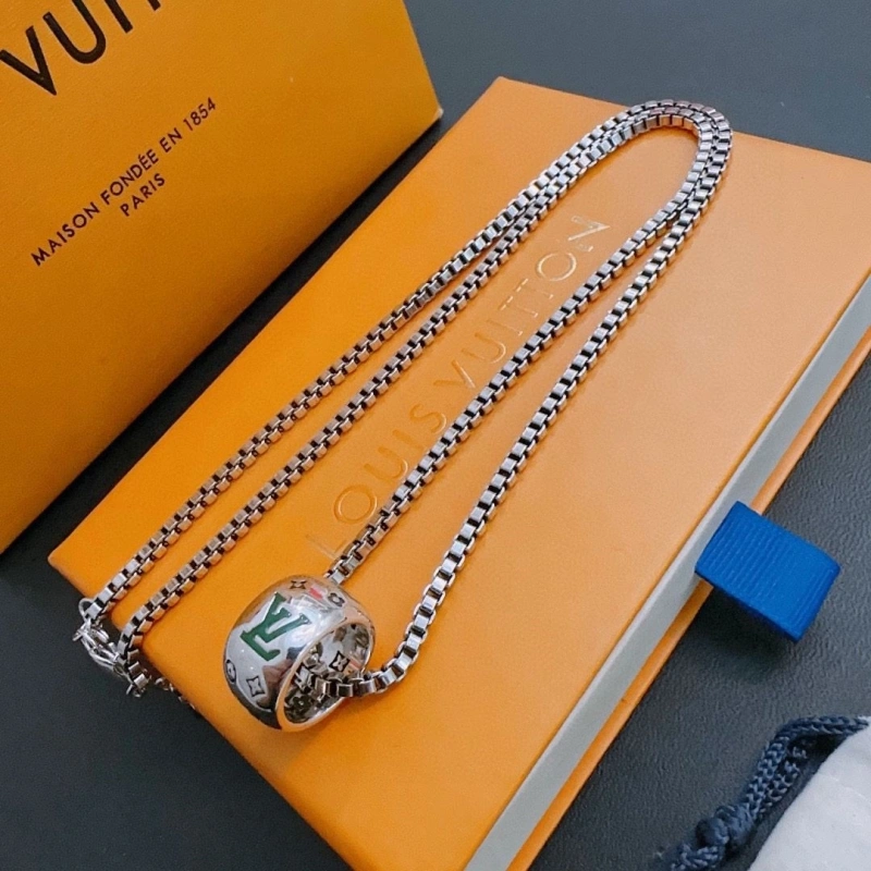 Trendsetting LX Necklaces 310563