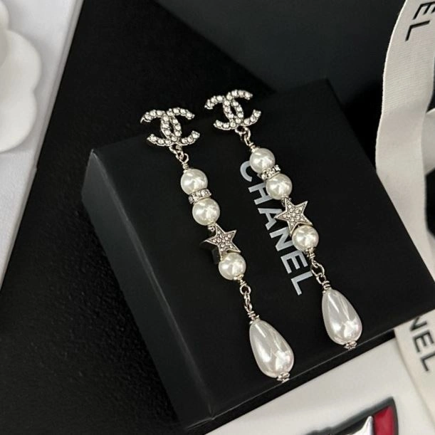 Trendsetting Chxnxl Earrings 288633