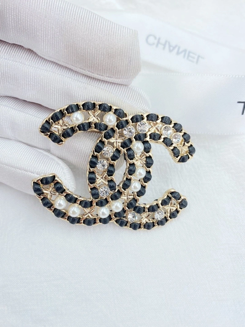 Classic Chxnxl Brooches 289228