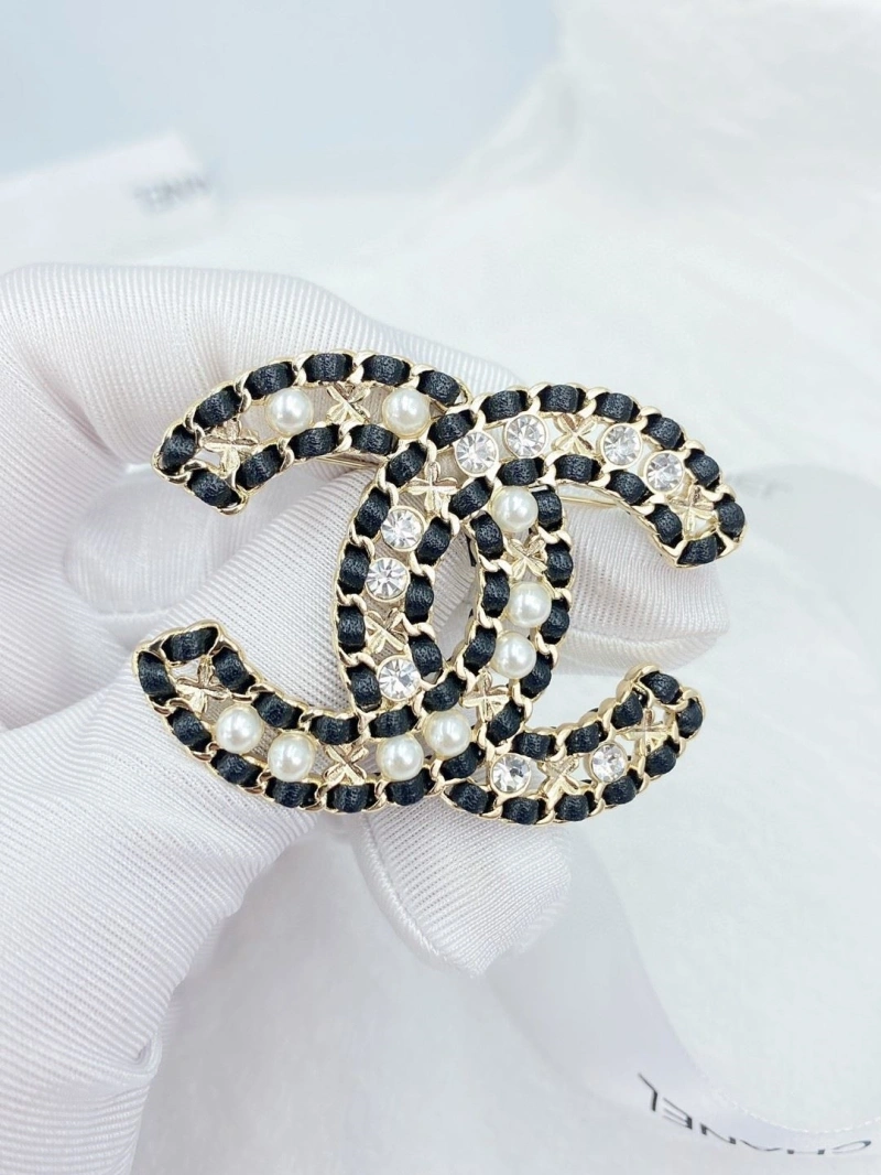 Classic Chxnxl Brooches 289228