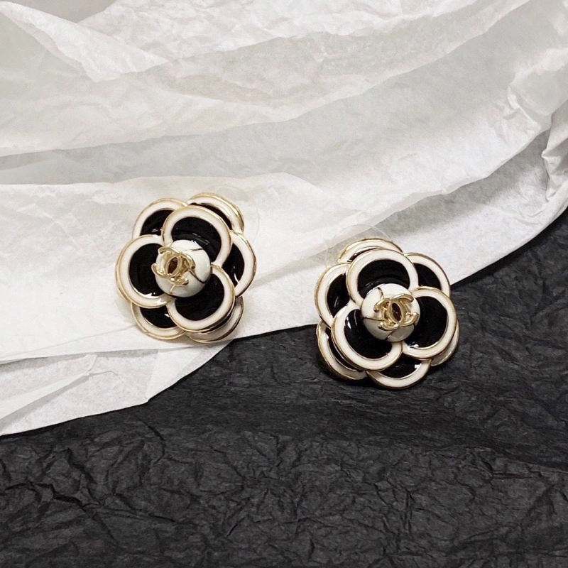 Trendsetting Chxnxl Earrings 288619