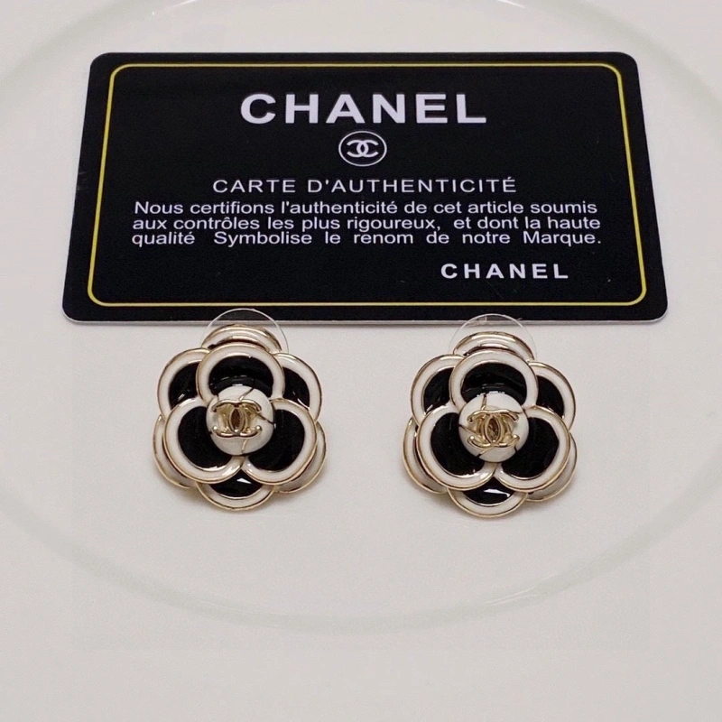 Trendsetting Chxnxl Earrings 288619