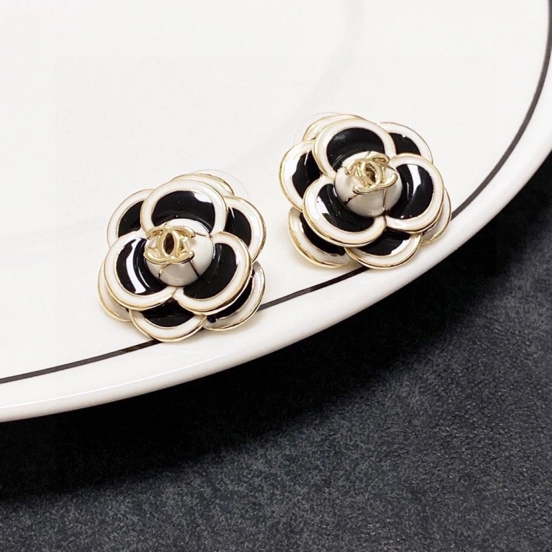 Trendsetting Chxnxl Earrings 288619