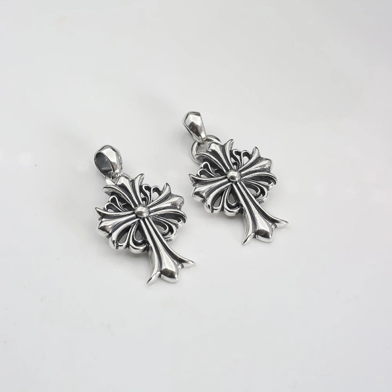 Resilient Chrxmx Hxxrts Necklaces 299401