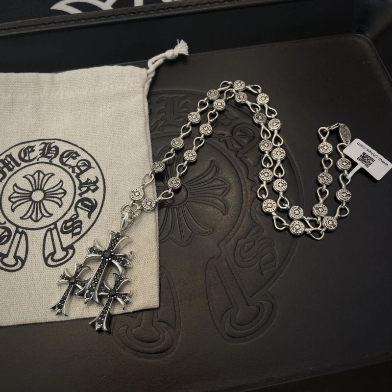 GoodFit Chrxmx Hxxrts Necklaces 299384