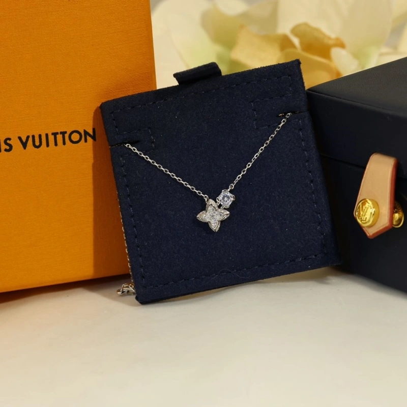 LX Necklaces Refined 310556