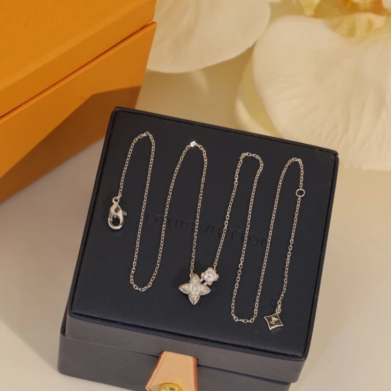 LX Necklaces Refined 310556