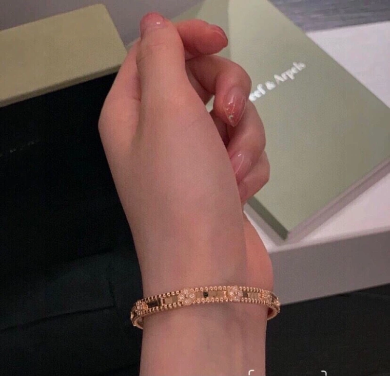 ModernLook Vcx Bracelets 315917