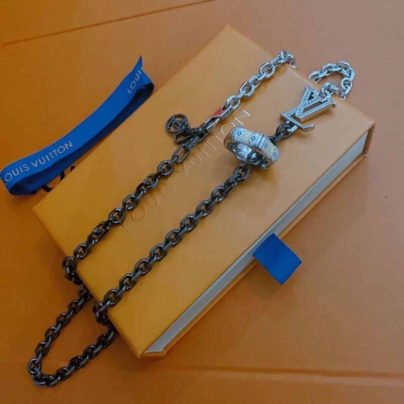 Versatile LX Necklaces 310555