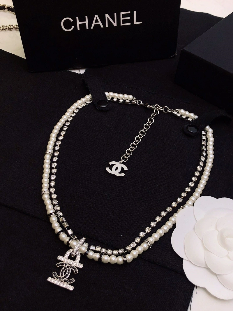 Stylish Chxnxl Necklaces 288081