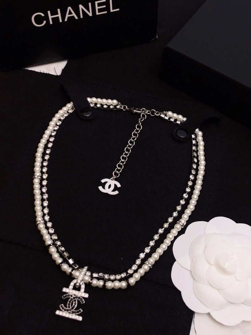 Stylish Chxnxl Necklaces 288081