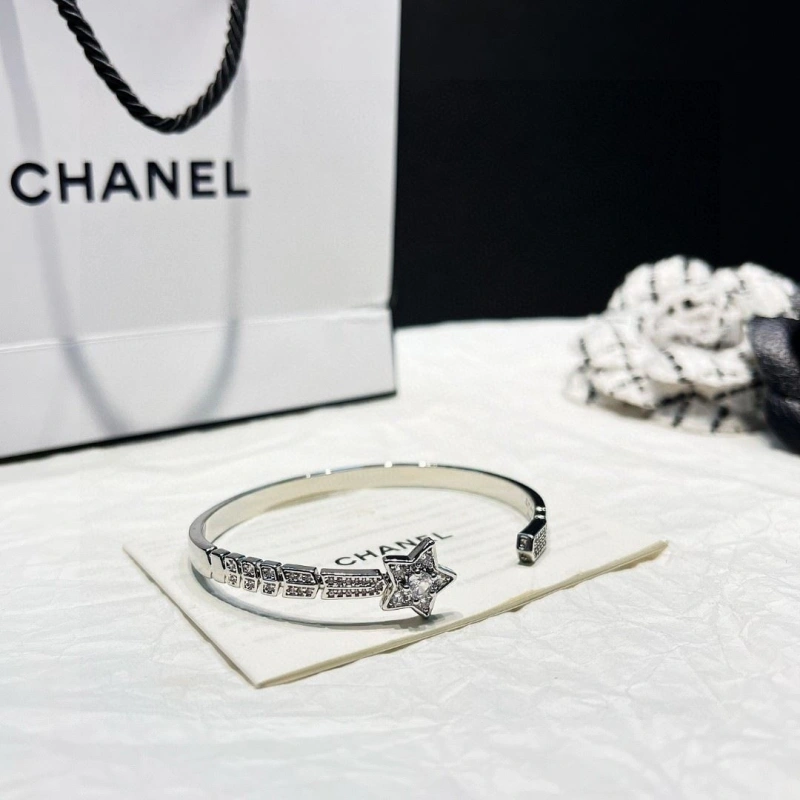 Stylish Chxnxl Bracelets 289370