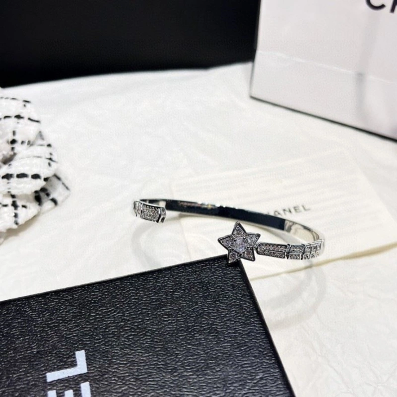 Stylish Chxnxl Bracelets 289370