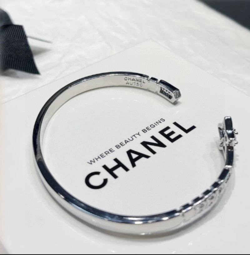 Stylish Chxnxl Bracelets 289370